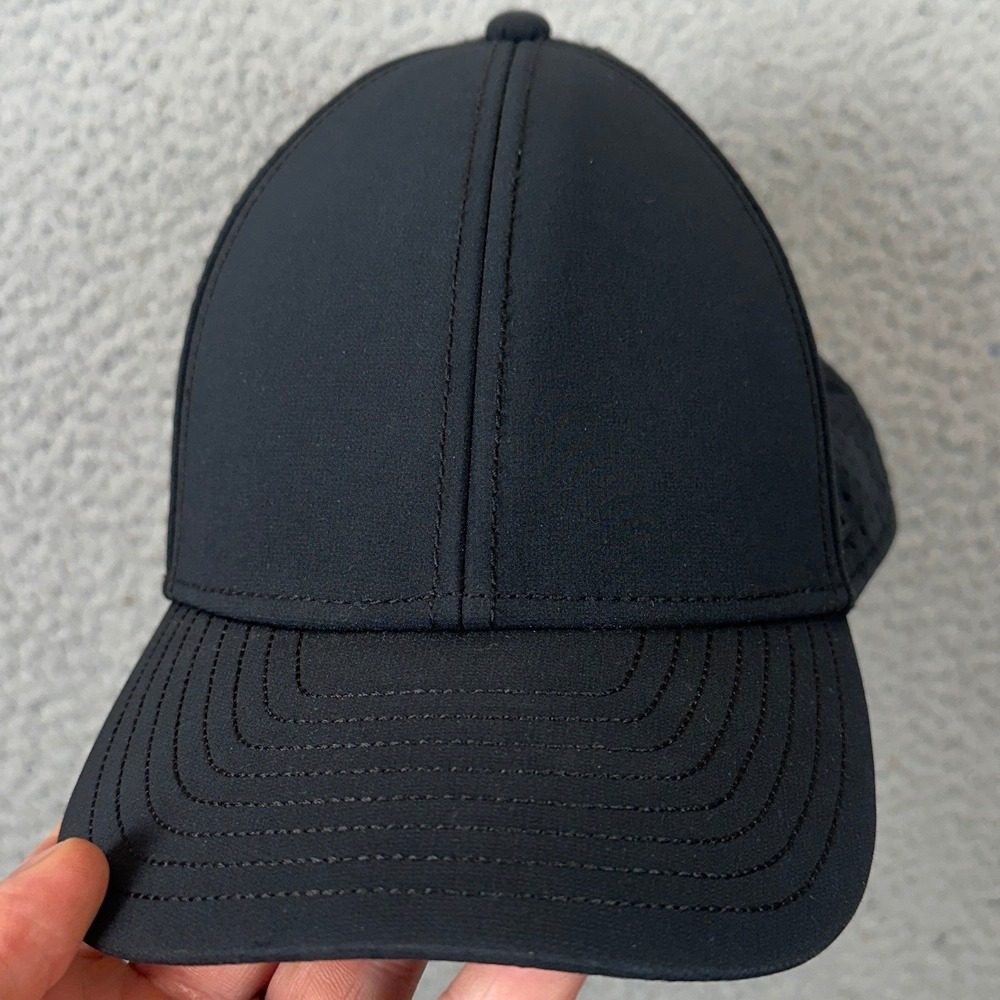 Melin Hat Mens 58cm A-Game Hydro Black Water Resistant Snapback Baseball Cap EUC